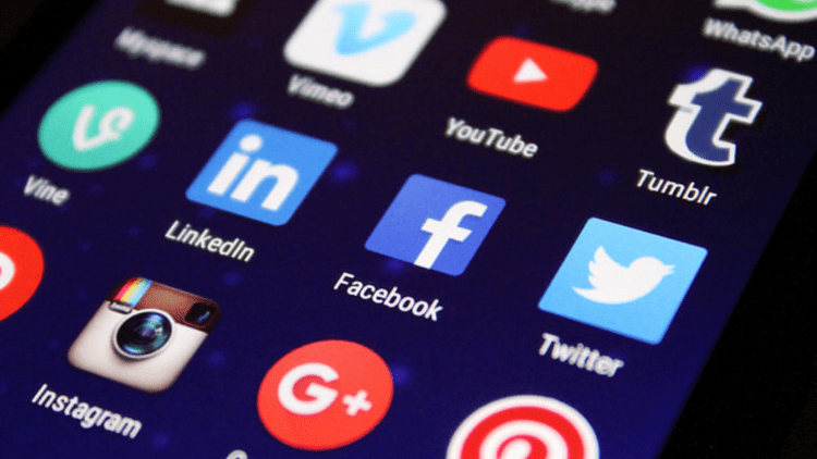 Startups Look For Indian App Store, To Counter Play Store and App Store